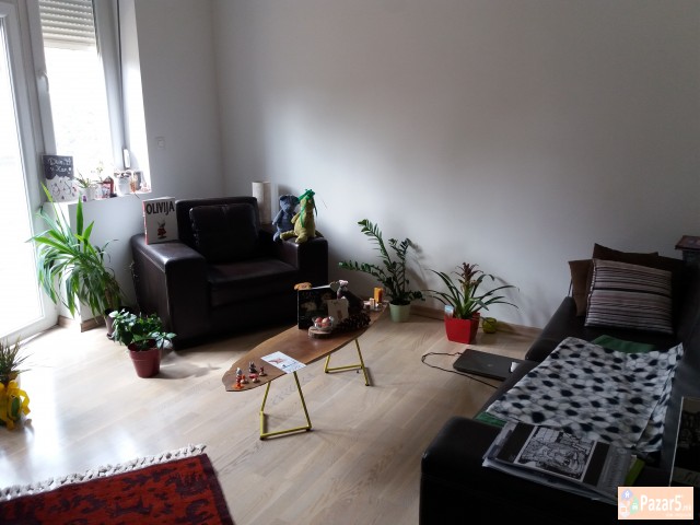 Се продава стан во центар кај Песталоци