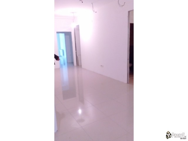 Centar Se Izdava Izlozbeno Kancelariski Prostor