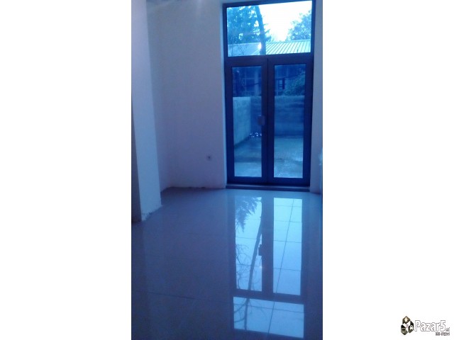 Centar Se Izdava Izlozbeno Kancelariski Prostor