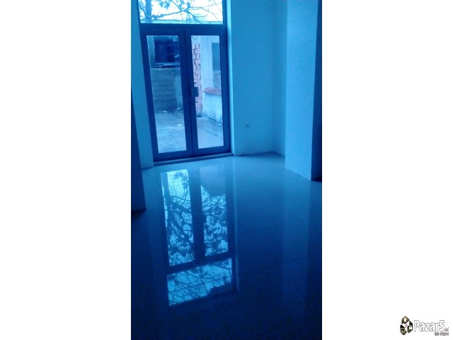 Centar Se Izdava Izlozbeno Kancelariski Prostor