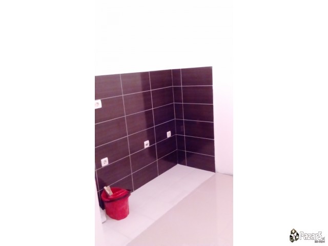 Centar Se Izdava Izlozbeno Kancelariski Prostor