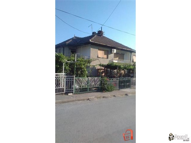 2 Kuki Po Cena Od Edna Vo Demir Kapija