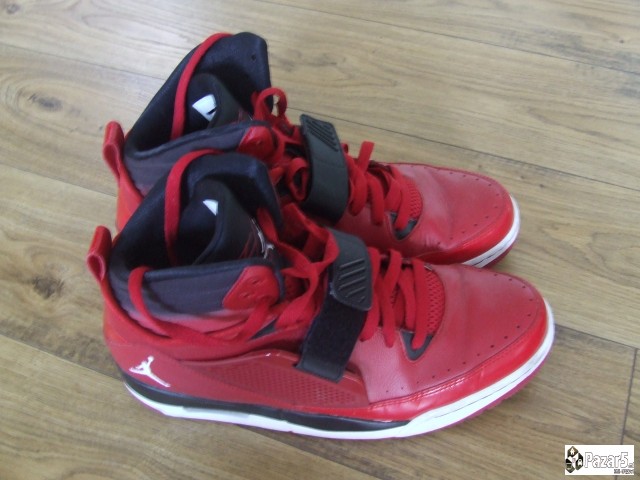 Адидас патики и Џорданки