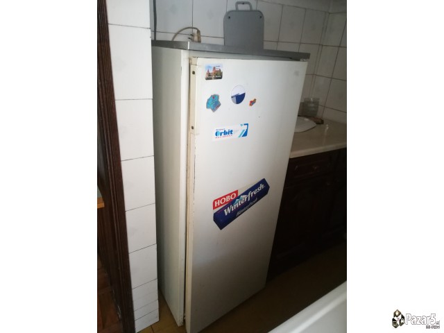 Се продава фрижидер