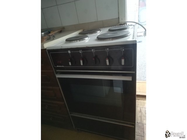 Се продава шпорет