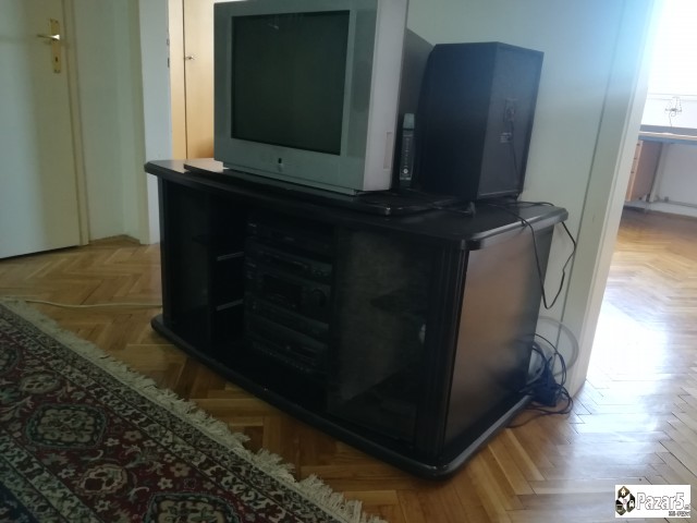 Се продава комода