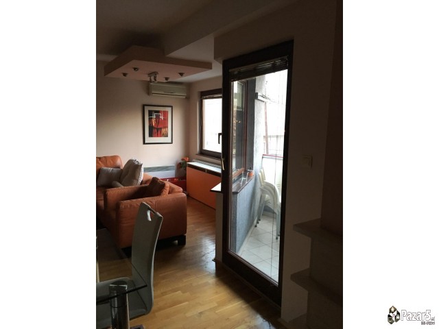 СЕ ИЗДАВА ЛУКСУЗНО ОПРЕМЕН СТАН ВО ЦЕНТАР