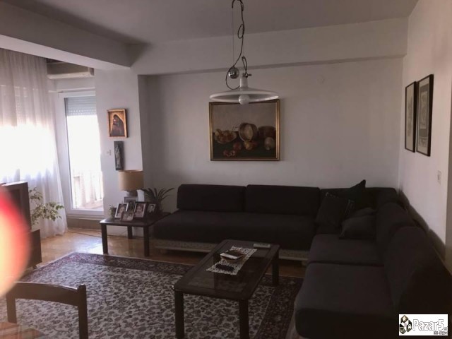 СЕ ИЗДАВА 4-СОБЕН СТАН ВО АЕРОДРОМ