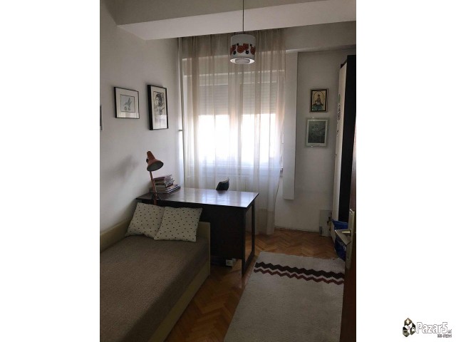 СЕ ИЗДАВА 4-СОБЕН СТАН ВО АЕРОДРОМ