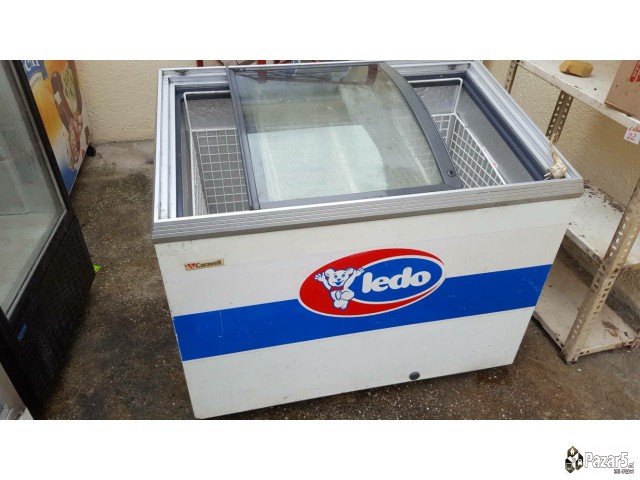 Замрзнувач за во продавница