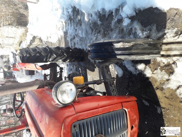 Traktor Imt539