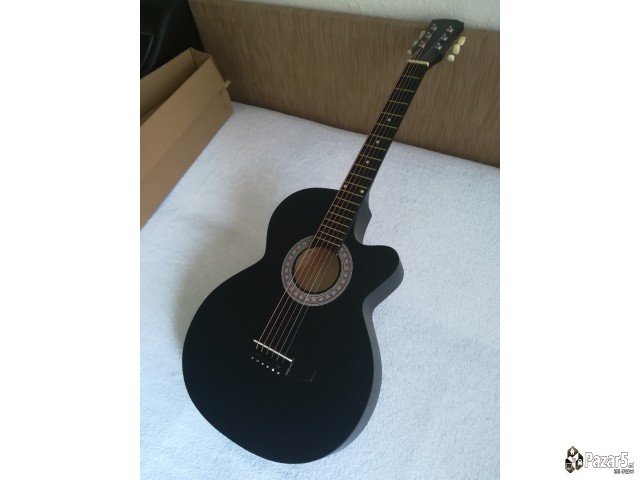 Novi Akusticni Gitari / Gitara