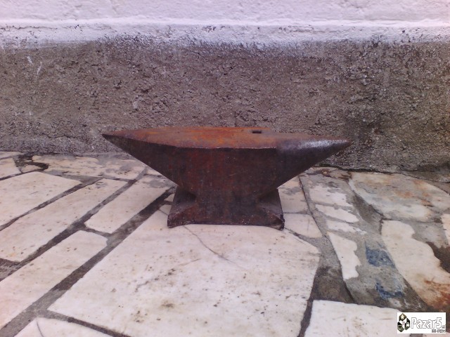 Se Prodava Nakovalna 