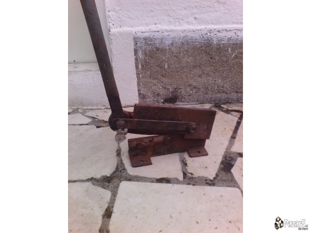 Se Prodava Nakovalna 