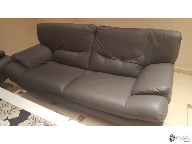 Se Prodava Troset Dvosed I Fotelja