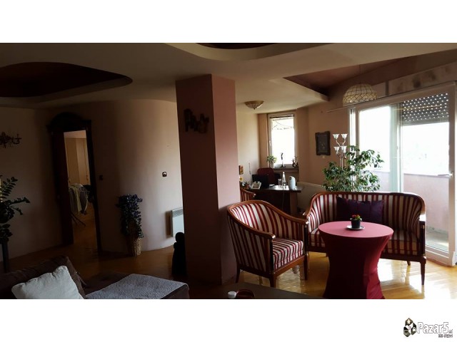 Se Prodava Stan Pokraj Kejot Na Vardar