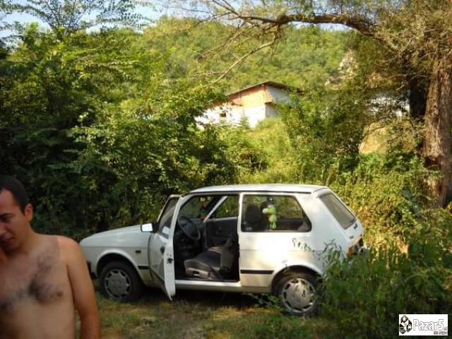 Продавам југо ии