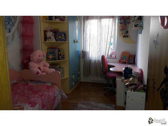 Odlicen Stan Pozadi Univerzalna