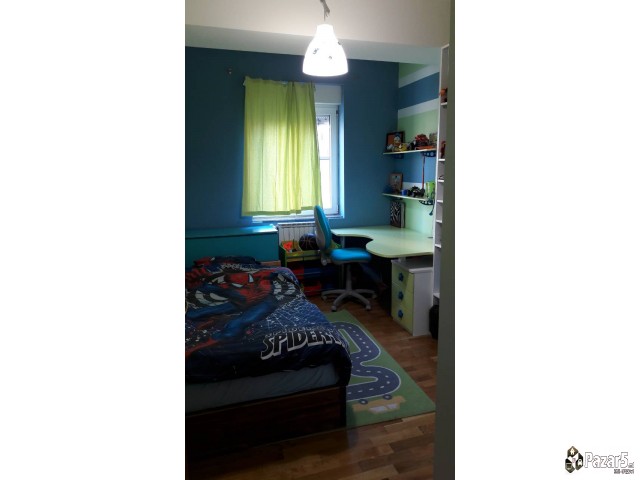 Odlicen Stan Pozadi Univerzalna