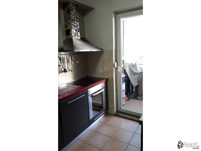 Odlicen Stan Pozadi Univerzalna