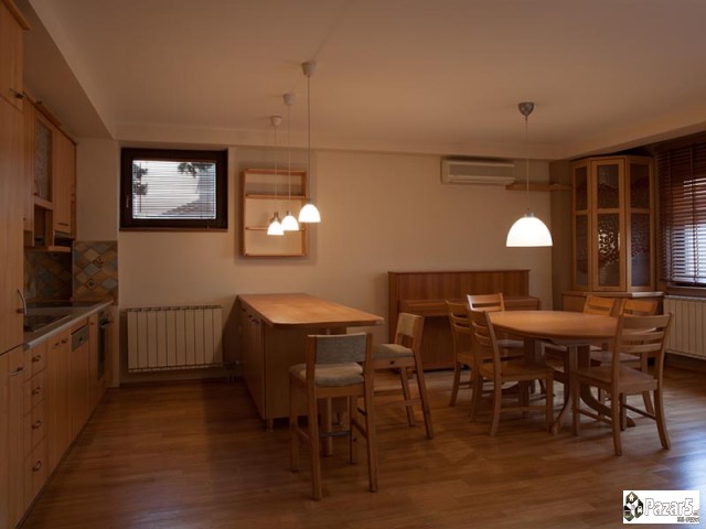 СЕ ПРОДАВА 4-СОБЕН СТАН ВО ЦЕНТАР