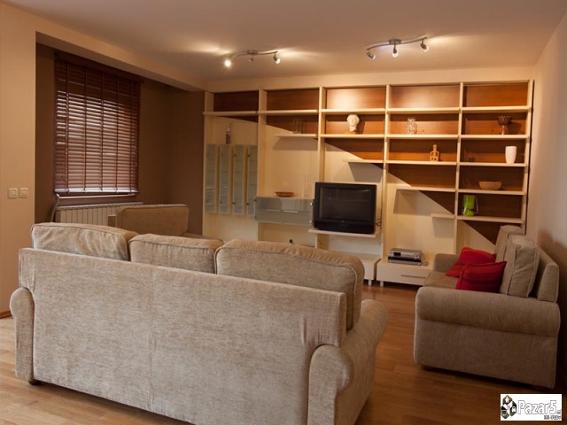 СЕ ПРОДАВА 4-СОБЕН СТАН ВО ЦЕНТАР