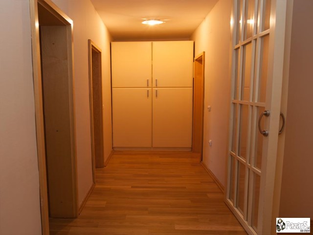 СЕ ПРОДАВА 4-СОБЕН СТАН ВО ЦЕНТАР