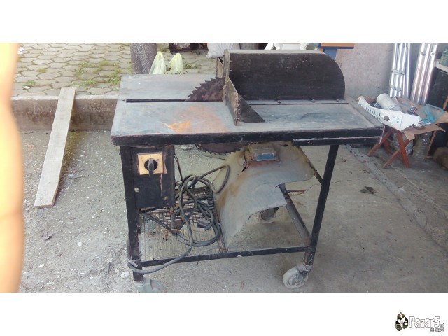 Продавам циркулар за сечење дрва