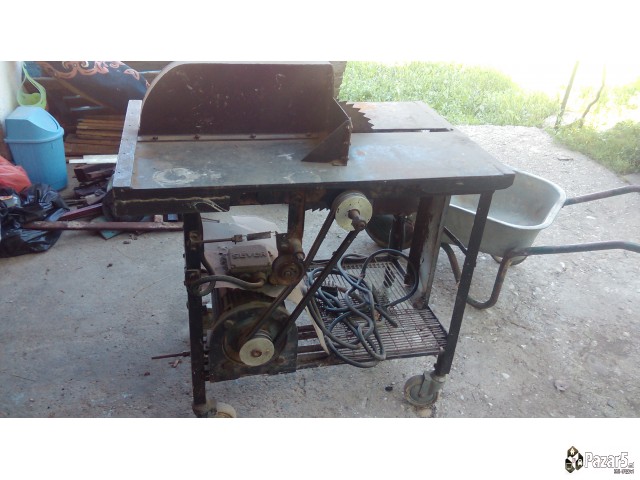 Продавам циркулар за сечење дрва