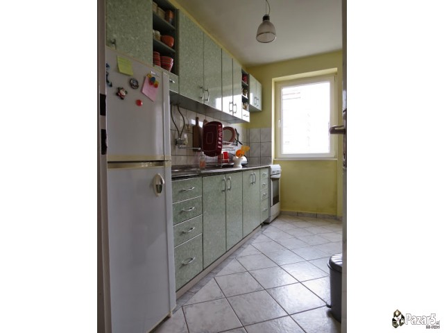 СЕ ПРОДАВА ОДЛИЧЕН СТАН ВО АЕРОДРОМ