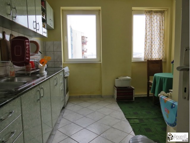 СЕ ПРОДАВА ОДЛИЧЕН СТАН ВО АЕРОДРОМ