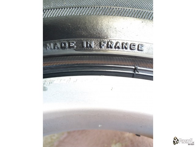 Aluminiumski Bandazi So Letni Gumi 