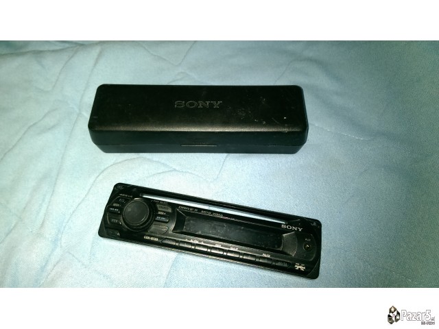 Продавам багажник за кола и радио со ЦД Сони