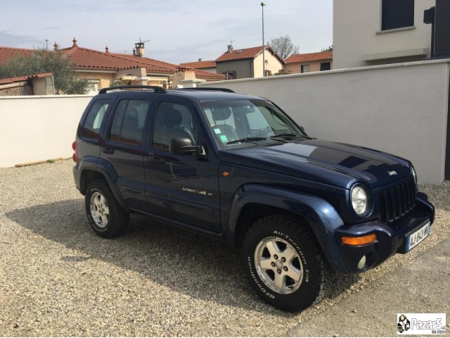  Jeep Cherokee 2003 God