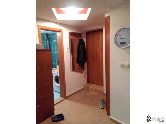 СЕ ИЗДАВА СТАН ВО АВТОКОМАНДА