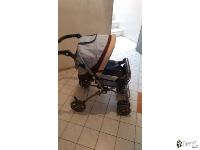 Продавам детска количка- Pierre Cardin