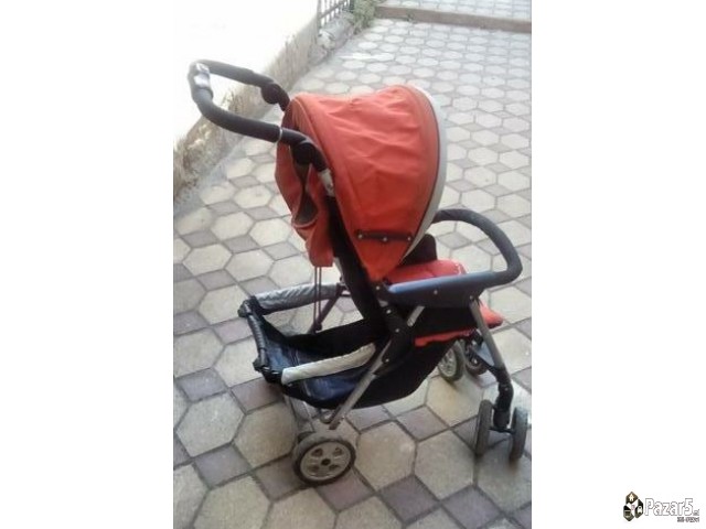 Се продава детска количка Chicco