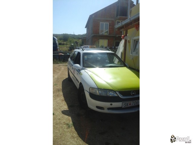 Продавам лиценцирано возило за Taxi