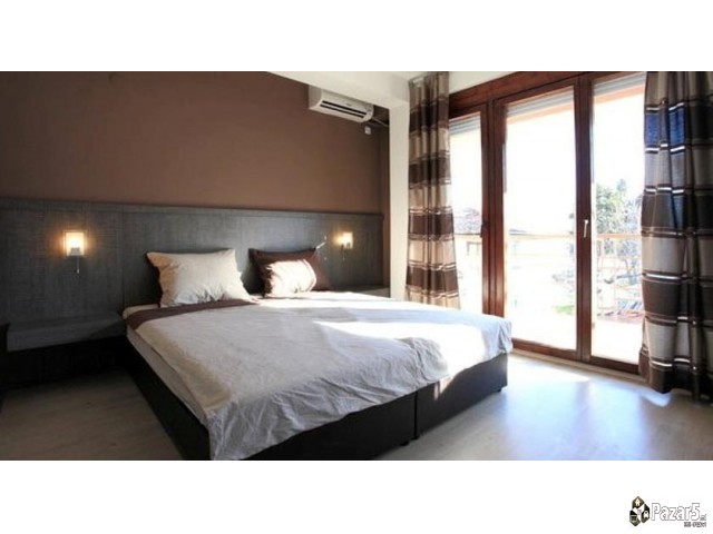 СОБИ И АПАРТМАНИ НА КЕЈОТ НА ОХРИДСКОТО ЕЗЕРО 