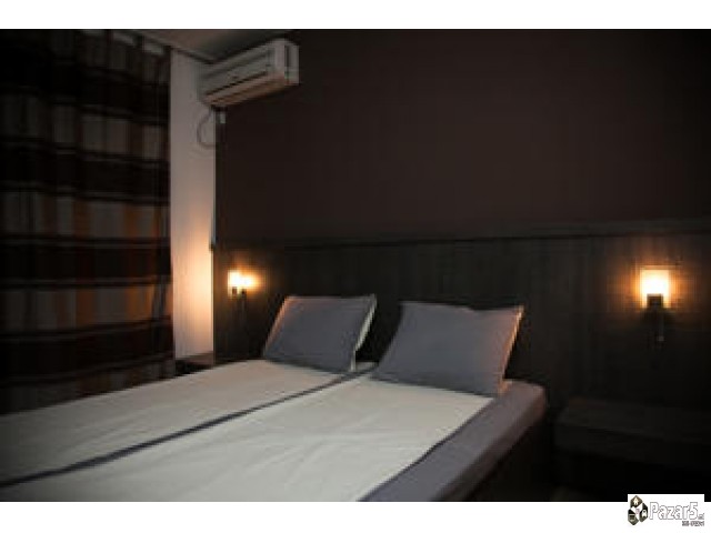 СОБИ И АПАРТМАНИ НА КЕЈОТ НА ОХРИДСКОТО ЕЗЕРО 