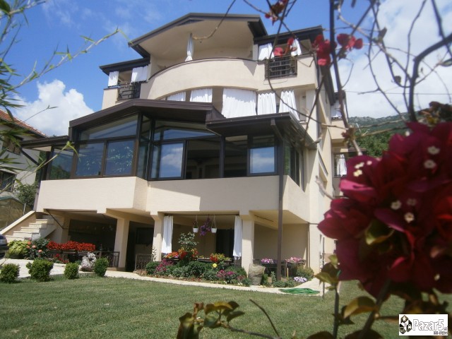 Villa Koceski *** Pestani