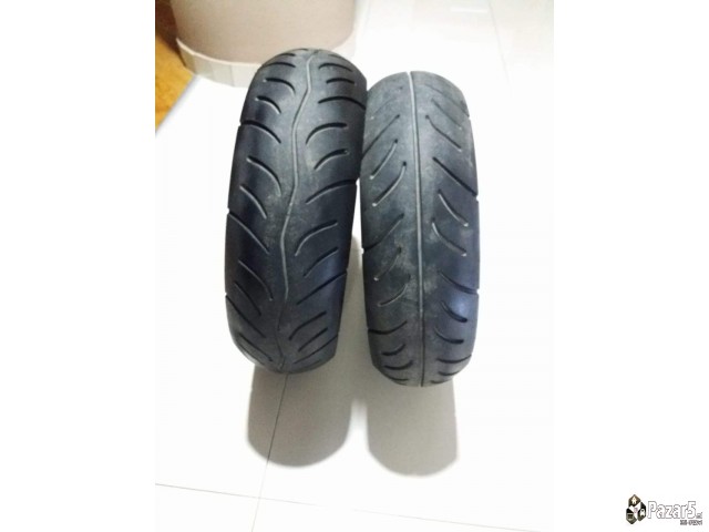 Prodavam 2  Gumi Za Skuter