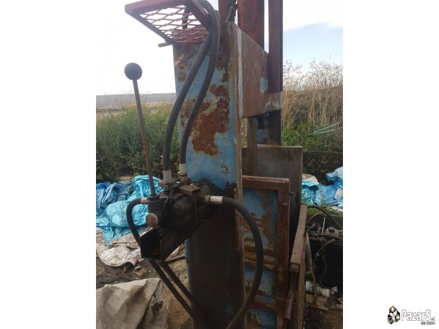 Преса за пластични шишиња