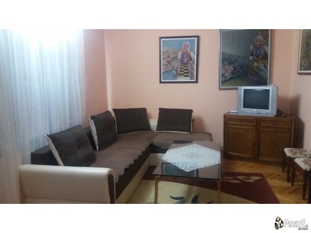 Издавам спрат од куќа