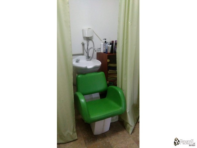 Prodavam Oprema Za Frizerski Salon