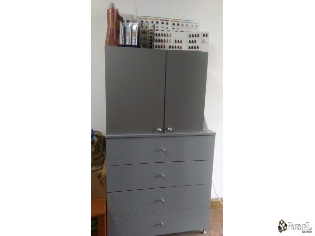 Prodavam Oprema Za Frizerski Salon