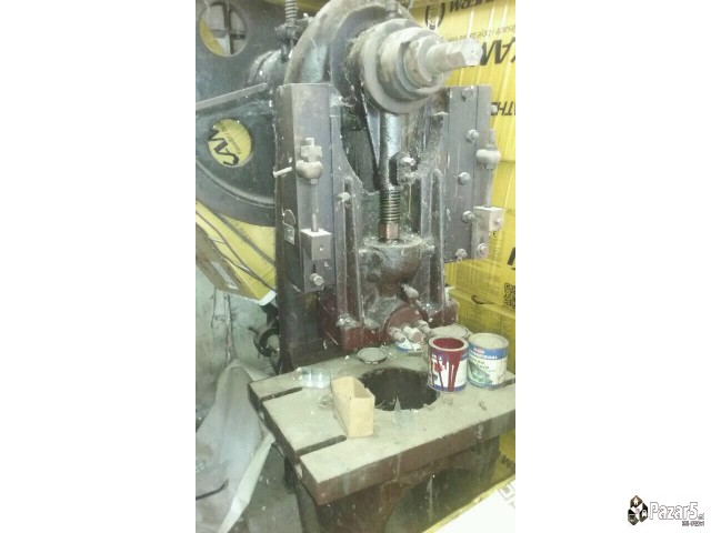 Машини за обработка на метал се продаваат