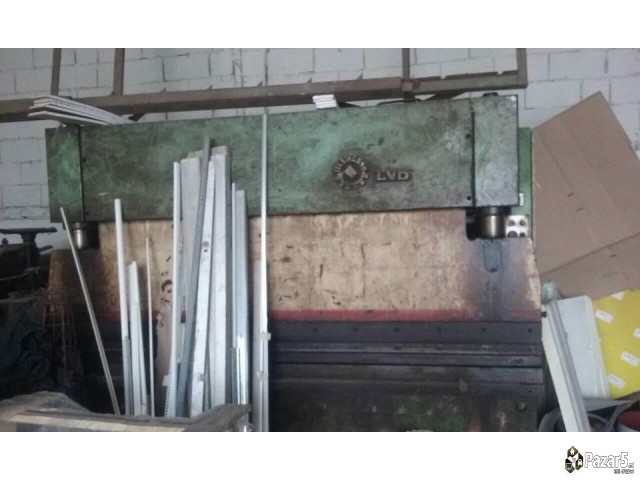 Машини за обработка на метал се продаваат