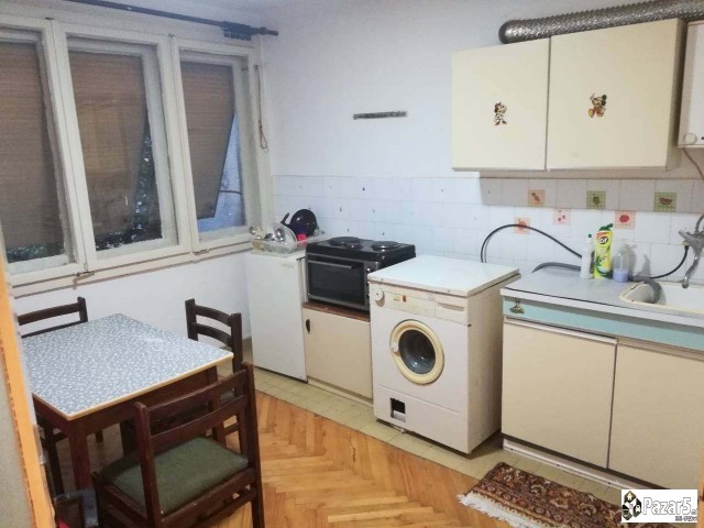 Изнајмувам еднособен,наместен стан, во К.Вода