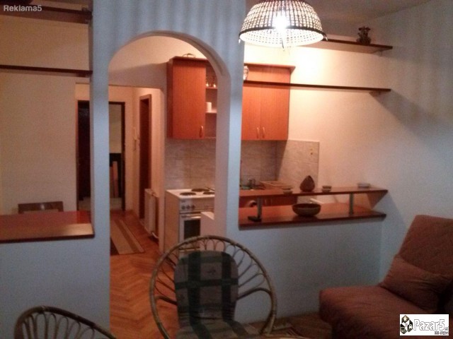 Izdavam/prodavam Garsonjera 30m2 